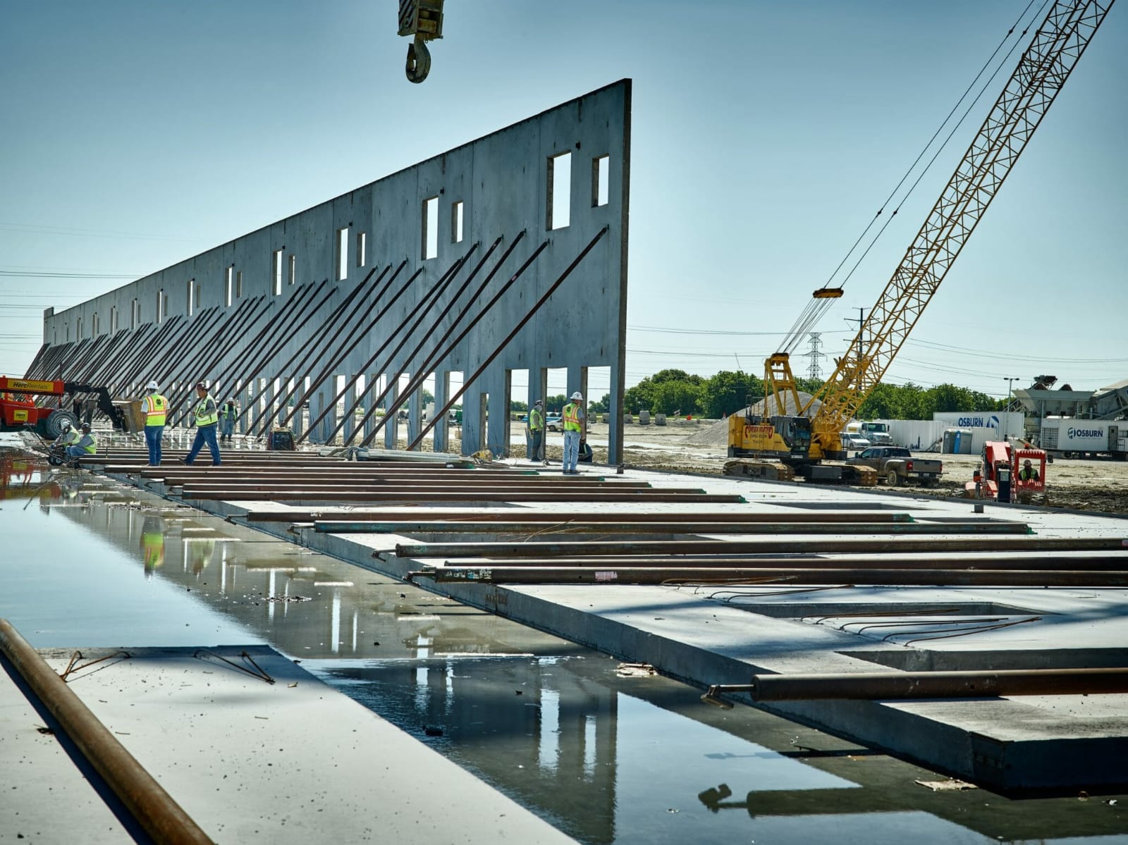 Concrete tilt-up wall and foundation work by FM DFW construction